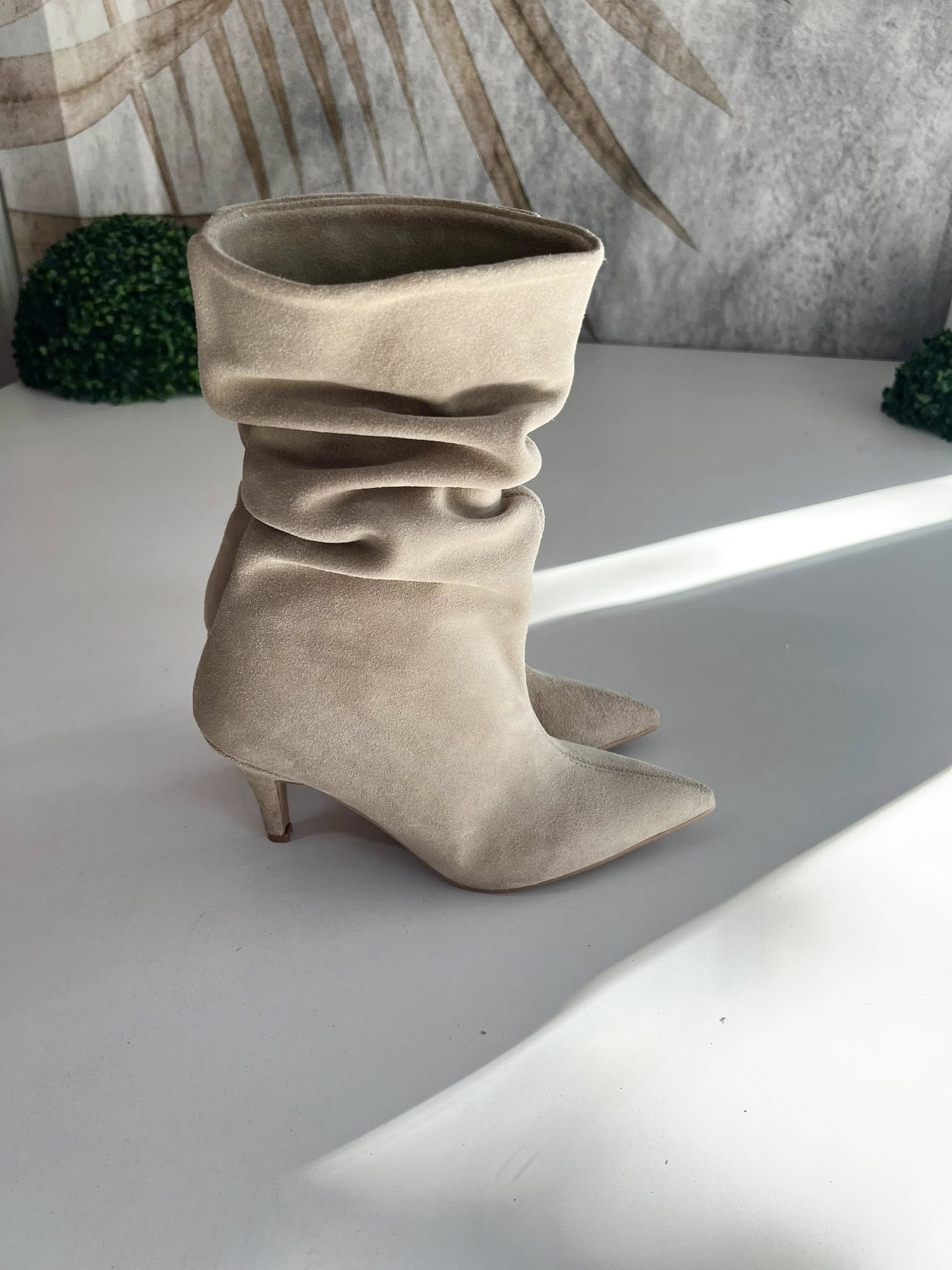 Čizme kratke štikla 01 - Bež (37-39) - Image 4
