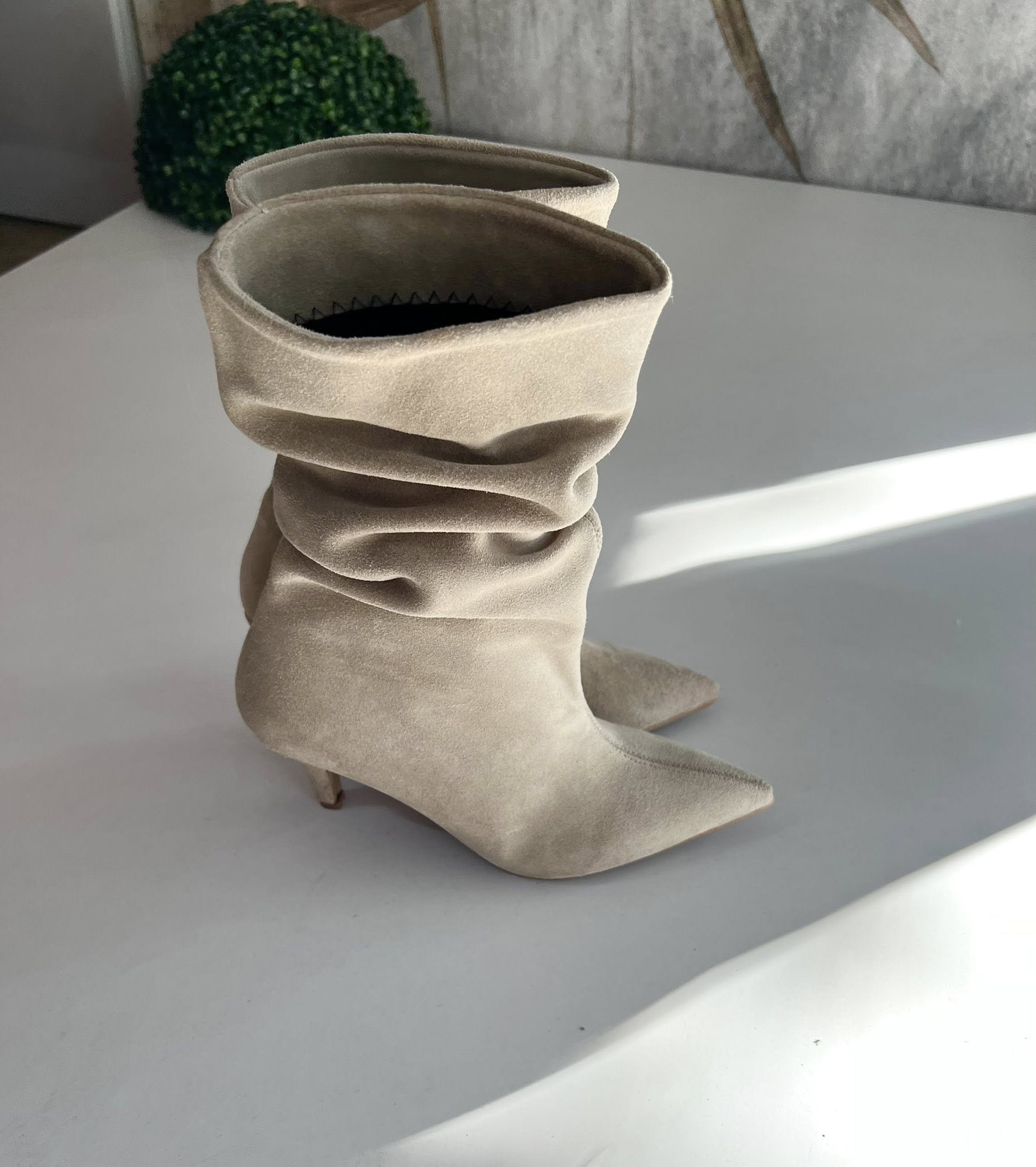 Čizme kratke štikla 01 - Bež (37-39) - Image 6