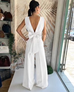 Komplet sa mašnom na leđima u beloj boji