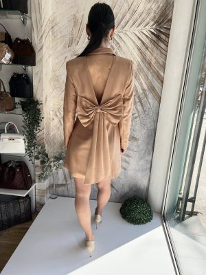 Sako haljina sa mašnom na leđima u zlatnoj boji
