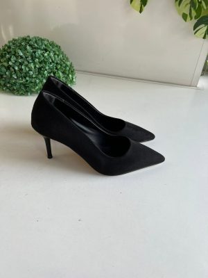Špic salonke crne velur na manju štiklu (model 02)