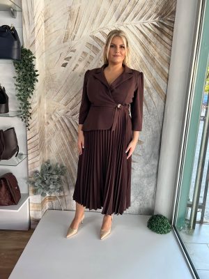 Haljina PLUS SIZE midi, plisirana sa 3/4 rukavima, braon